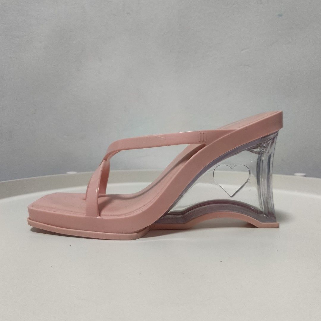 Melissa Pink sandals (Category: Flats & Sandals) located in General Trias. Submitted by tyoc_82706 (Listing ID 1470963860, Image 3). Description: . .