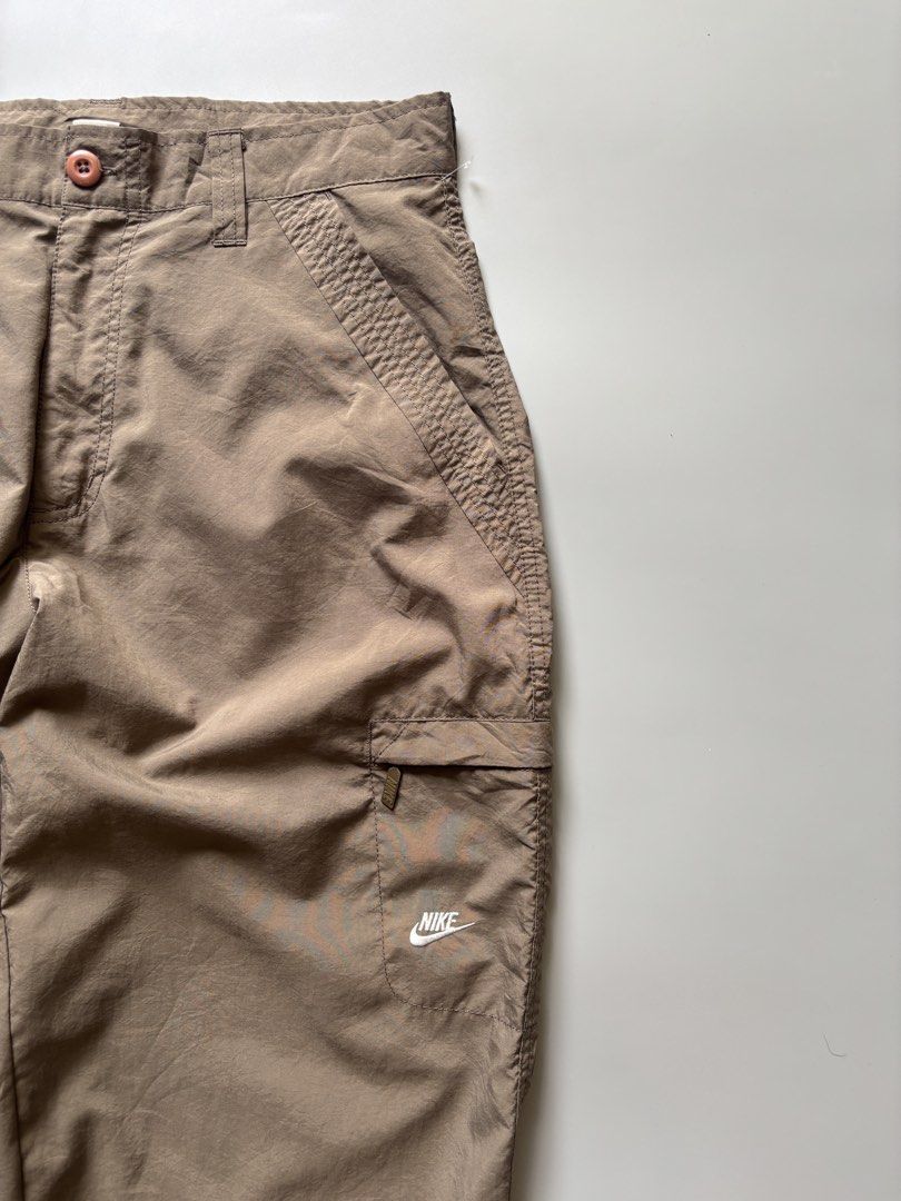 Men’s Nike Vintage Nylon cargo pants (Category: Activewear) located in Cebu City. Submitted by clylejavan060400 (Listing ID 1470977258, Image 3). Description: Men’s Nike Vintage Nylon Cargon Pants ▪️Size Large ▪️Waistline 34 ▪️Length 42 ▪️Excellent ▪️No issue.