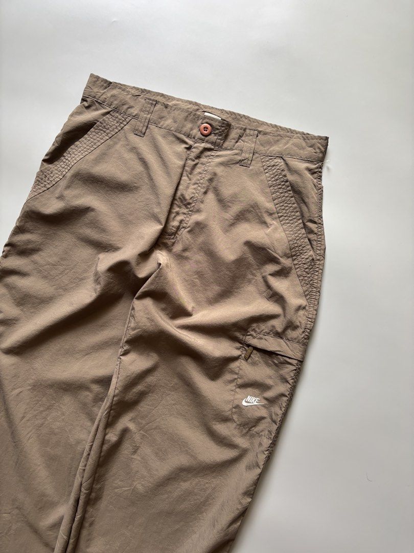 Men’s Nike Vintage Nylon cargo pants (Category: Activewear) located in Cebu City. Submitted by clylejavan060400 (Listing ID 1470977258, Image 2). Description: Men’s Nike Vintage Nylon Cargon Pants ▪️Size Large ▪️Waistline 34 ▪️Length 42 ▪️Excellent ▪️No issue.
