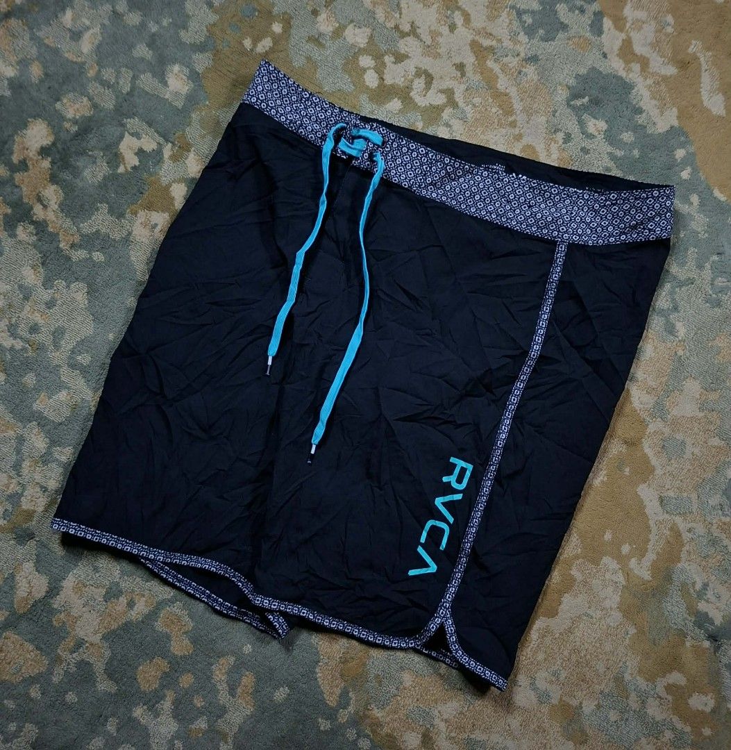 Men's rvca nylon board short (Category: Swim Trunks & Board Shorts) located in Tagaytay City. Submitted by joyjavier1230 (Listing ID 1471115256, Image 2). Description: Men's RVCA nylon Board Short In excellent condition No issues 9.5/10 color rate 34 on tag Waistline:36" Length:20" Leg opening:10.5" Authentic ✅✅✅ 450 +shipping fee Location: Tagaytay Shipping via jnt MOP: gcash DM to purchase 📩📩📩.