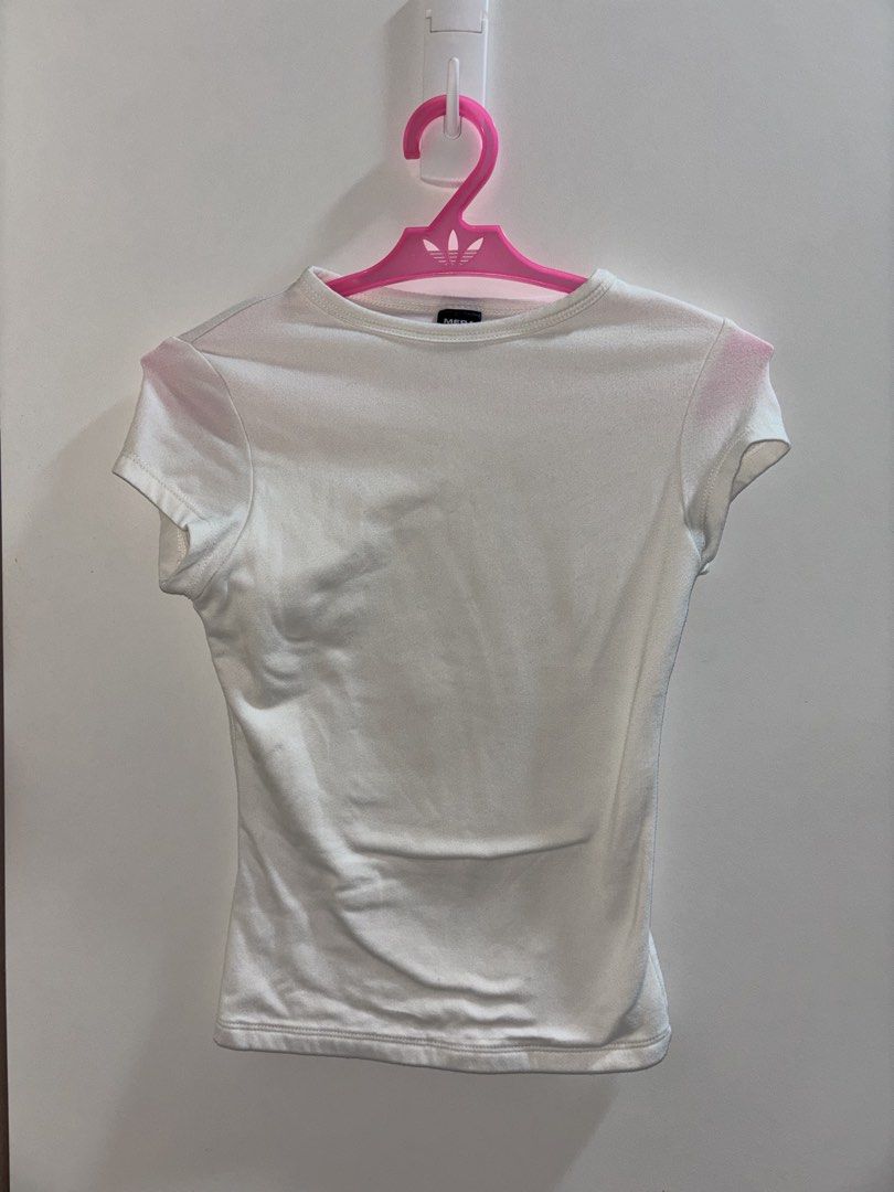 Mera White Double linen Top (Category: Blouses) located in Bacoor. Submitted by ynnasdrawer (Listing ID 1471044512, Image 1). Description: - very comfy white shirt - the fabric's soso soft and comfy - xs to s -rfs: decluttering .