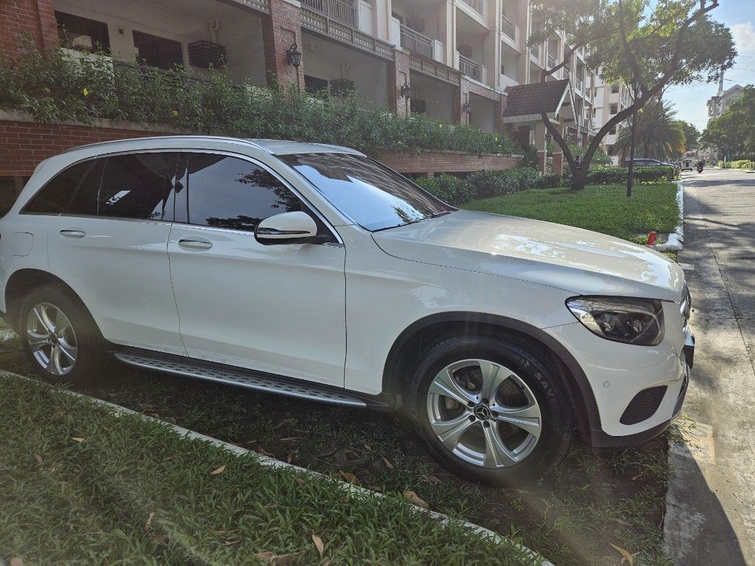 Mercedes-Benz GLC200 Exclusive Auto (Category: Used Cars) located in Taguig. Submitted by 11aiden (Listing ID 1470946831, Image 2). Description: Quick Sale! Mercedes Benz GLC200 exclusive • Year 2018. 66,000km+ • Engine: 2.0-liter turbo charged 4-cylinder petrol • Full options • Auto pilot parking assistance • Black Leather Interior • Apple carplay & Android auto • Casa Maintained • No issues • Not Flooded / No Accident History • Exellent conditi