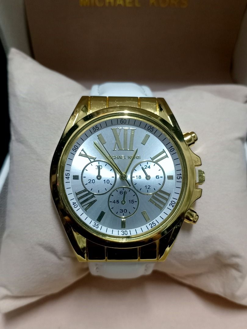 Michael Kors White Leather Strap Watch (Category: Women's Watches) located in Aguinaldo. Submitted by baguioukayukay2600 (Listing ID 1470962000, Image 2). Description: .