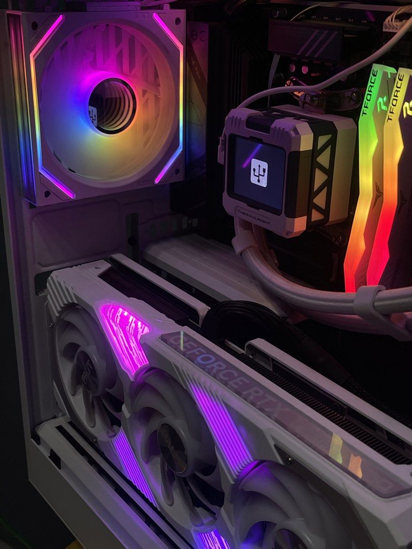 Mid to highend white am5 build (Category: Desktops) located in Manila. Submitted by noblepenguin_112665 (Listing ID 1470935206, Image 2). Description: Asking price is 110k NEGOTIABLE Location: Laguna or Cavite Delivery or pickup✅ Processor : Ryzen 7 7700X MoBo: B650 Eagle AX GPU: Palit GamingPro RTX 4070 TI Ram: TForce 32gb RAM 6000mhz Storage: 1tb WD Nvme Gen4 Cpu Cooler: AIO Thermalright Frozen Warframe PSU: Gigabyte 850w + 80 Gold Case: Hyte Y