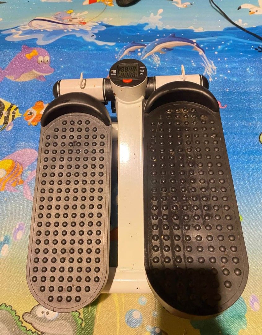 mini stepper exercise machine (Category: Cardio & Fitness Machines) located in Valenzuela. Submitted by justgorjas (Listing ID 1470957468, Image 1). Description: Negotiable ‼️ Location: Malanday Valenzuela City Issue: may sulat lang.