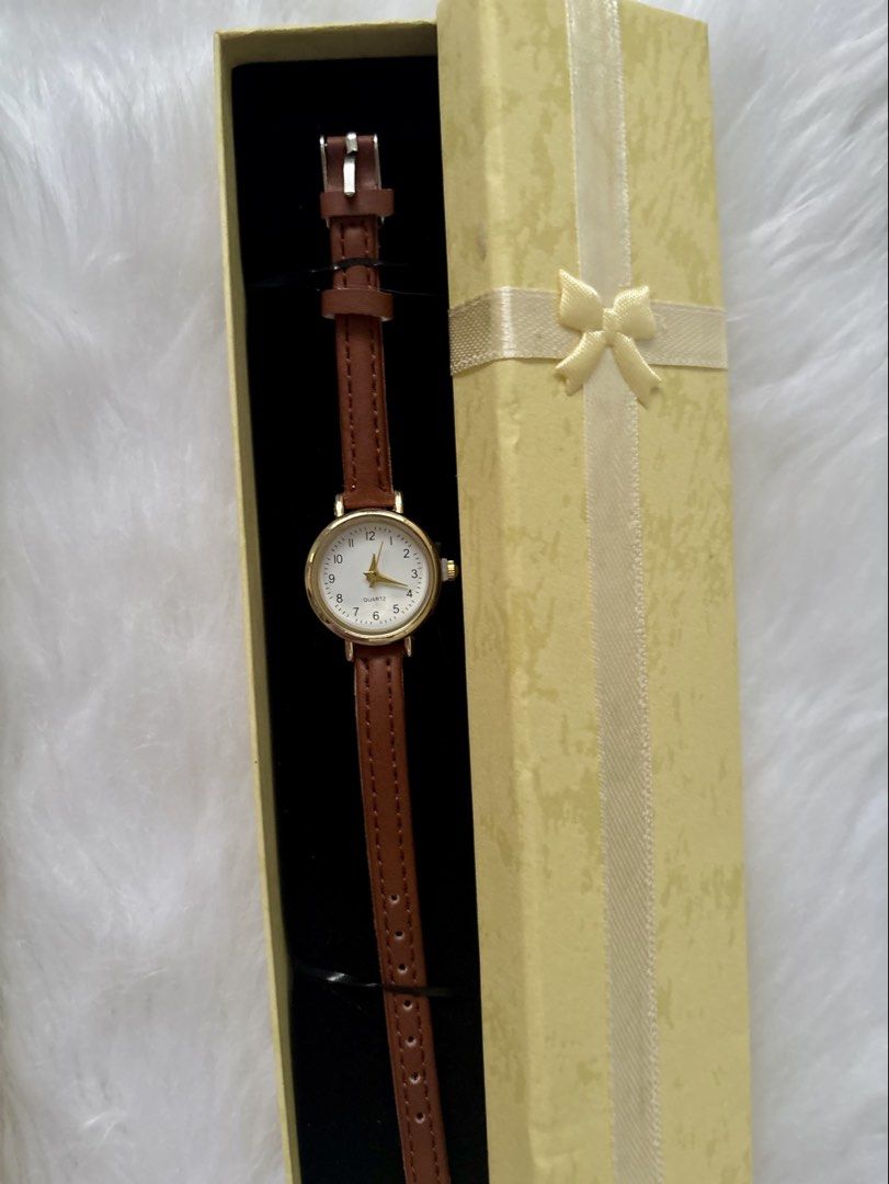 Minimalist Watch (Category: Women's Watches) located in Nabua. Submitted by prlvdthgss (Listing ID 1470995565, Image 2). Description: The daily go-to. Crisp, clean, and classic. 🍂 Friendly reminder: Proper care and avoiding water will keep this leather looking great for years. battery operated with box no cod| price+sf gcash/maribank 📍camsur, bicol.