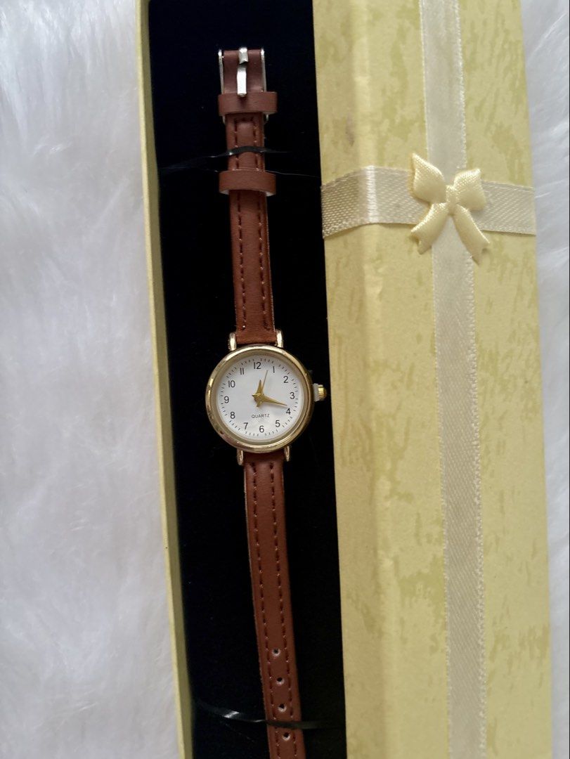 Minimalist Watch (Category: Women's Watches) located in Nabua. Submitted by prlvdthgss (Listing ID 1470995565, Image 1). Description: The daily go-to. Crisp, clean, and classic. 🍂 Friendly reminder: Proper care and avoiding water will keep this leather looking great for years. battery operated with box no cod| price+sf gcash/maribank 📍camsur, bicol.