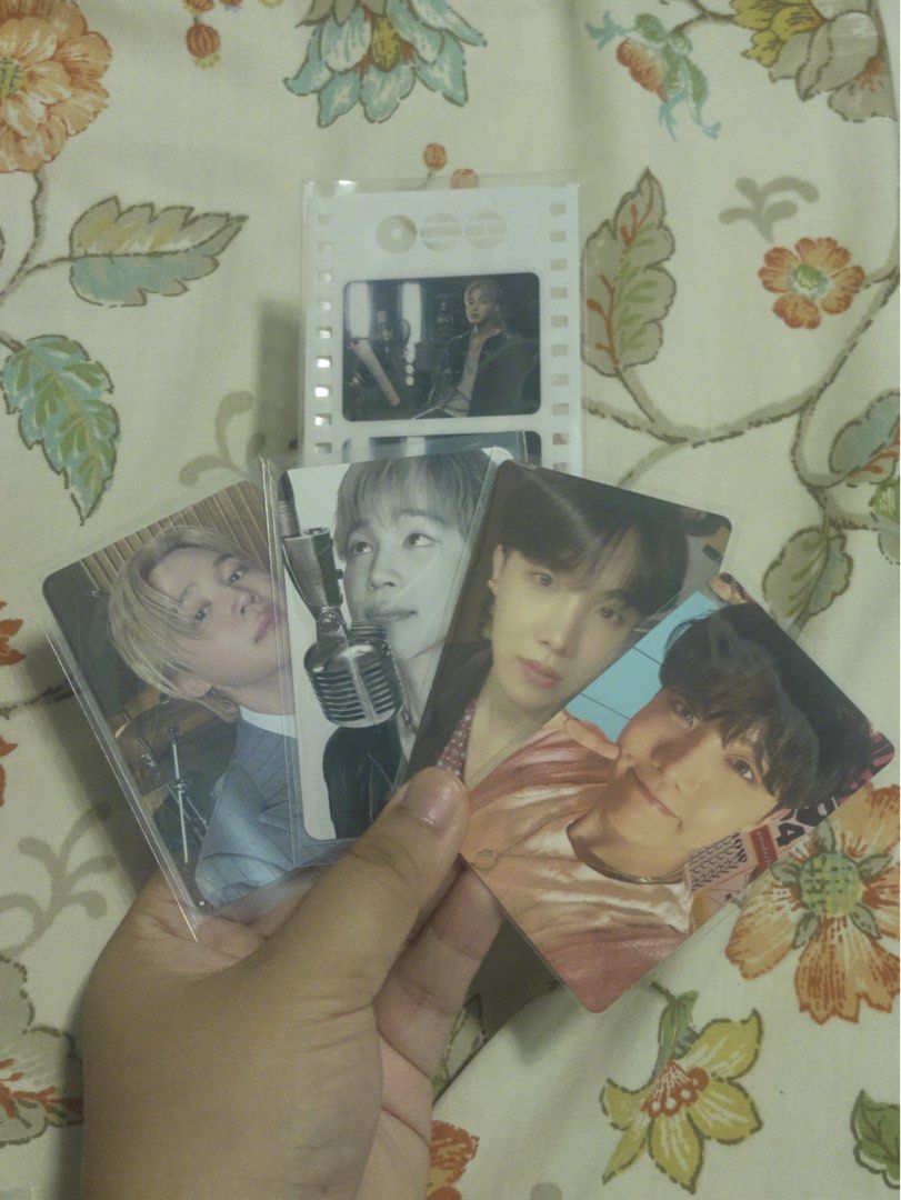 MINT YOONGI SET (Category: Music Accessories) located in Aborlan. Submitted by jjongjjongiefan1004 (Listing ID 1471061589, Image 3). Description: Includes: – Photofolio RM w/ 1 NRPC & 1 RPC – HYYH Pt. 2 Suga PC – PTD RM PC – Merch Box 11 Jin PC Freebies: – ARIRANG RIM Jimin Tag – ARIRANG LL Jimin PC – ARIRANG Wev Jimin PC – BE JHope RPC – MOTS: Persona JHope RPC RFS: Need funds.