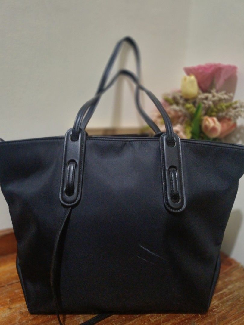 Miocra Koly Tote Bag (Category: Tote Bags) located in Bocaue. Submitted by bags.and.beyond (Listing ID 1471027268, Image 3). Description: semi-large has minimal flaws (check photos).