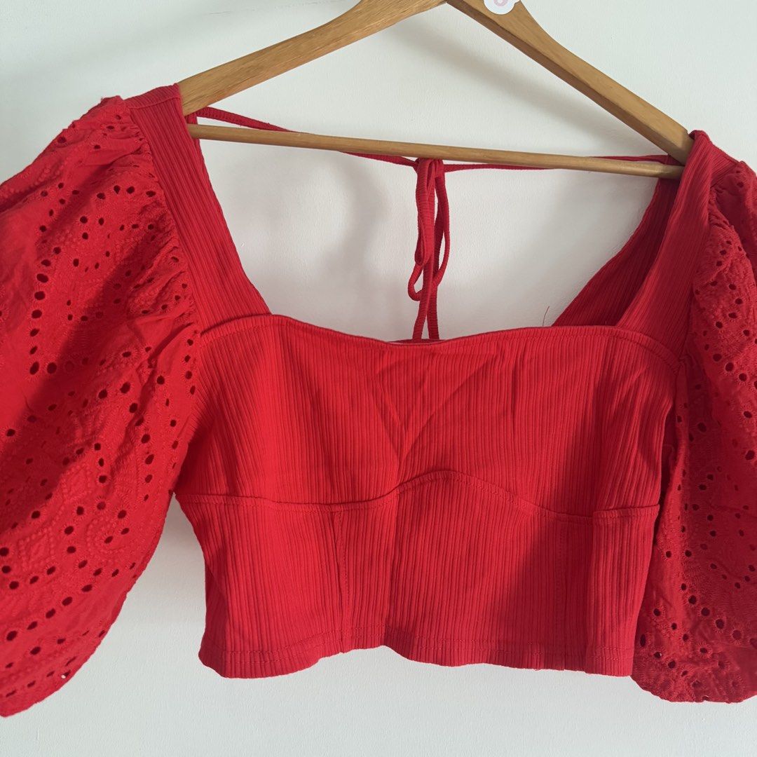 Miss selfridge puffsleeves corset top (Category: Others Tops) located in Manila. Submitted by apparella.ph (Listing ID 1470934112, Image 3). Description: Hard to let go One of my fave. Super puff and pacorset tyle Bust:34-44( super stretch fabric) Waist:30-44( super stretch) Length from shoulder:15 42-36(super garterized).