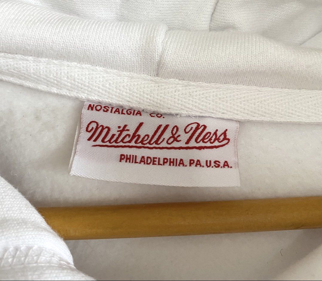 Mitchell & Ness Lakers Pull Over Hoodie (Category: Coats, Jackets and Outerwear) located in Goa. Submitted by dandd_thrift_goods (Listing ID 1470963139, Image 3). Description: ▪️ SIZE ON TAG: ▪️DIMES: Length 29.5| Width 26 ▪️COLOR RATE: 10/10 ▪️CONDITION: 10/10 ▪️ISSUE: Need Rewash.
