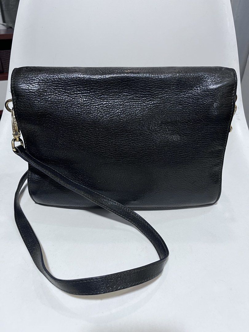 Miu mui (Category: Luxury Bags & Wallets) located in Dagupan City. Submitted by calmocean-f675cc (Listing ID 1471073346, Image 3). Description: Miu miu Authentic Sling bag Leather 4500 add sf .