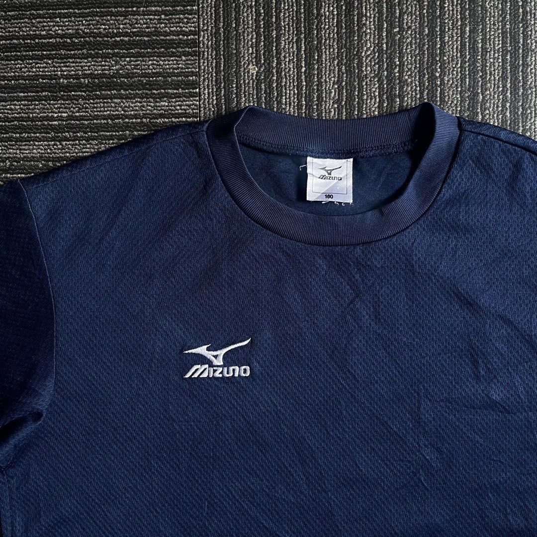 Mizuno Women’s Logo Performance Tee (Category: Activewear) located in Imus. Submitted by thriftsportph (Listing ID 1470957109, Image 2). Description: Mizuno Women’s Logo Performance Tee 👕Size on Tag: Medium / (160) Teens 📏Dimension: L 23.5” W 18” 🔖Price 380.