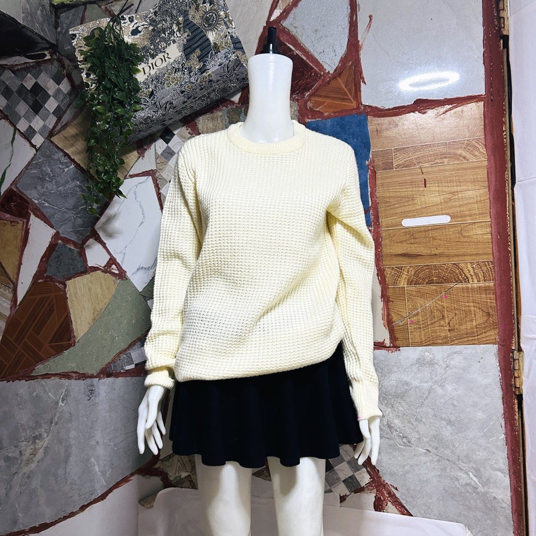 Moncler knit sweater (Category: Luxury Apparel) located in Baguio. Submitted by kckc_luxury (Listing ID 1471094571, Image 2). Description: 🌸 TINY PINK SPOTS ARE LENS DAMAGE, NOT CLOTH STAINS ————————— ❗️KINDLY READ BEFORE MAKING AN OFFER❗️ LISTING DETAILS size:Large width x length (inches):24x28 condition: EXCELLENT --- MOP: Gcash / BPI MOD: J&T / JRS LOCATION: Baguio City --- NOTE: • Manage your expectations • Photos did not go under any edit b