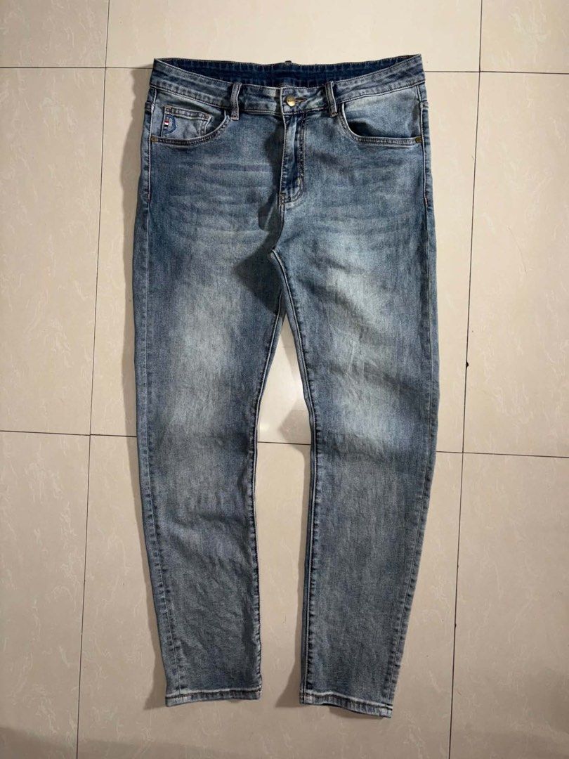 Monlcer Denim Slim (Category: Jeans) located in Lucena. Submitted by deniman (Listing ID 1470958260, Image 3). Description: Moncler Denim Slim Size 34 Length 42 Hem 6.3 Dmë.