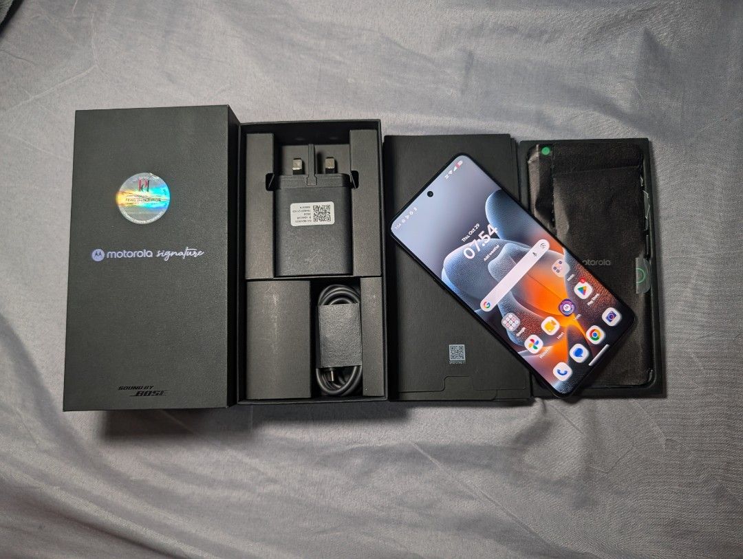 MOTOROLA SIGNATURE 512GB (Category: Motorola) located in Caloocan City. Submitted by Yhangyhang (Listing ID 1471056581, Image 3). Description: FOR SALE! MOTOROLA SIGNATURE 16GB / 512GB GLOBAL ROM OPENLINE TO ALL NETWORK ALMOST NEW 100% BATTERY HEALTH 6 CYCLE COUNT ONLY COMPLETE BOX & ACCESSORIES CHECK & TEST ALL YOU WANT MEET UP, PICK UP & COD PM! PM! .