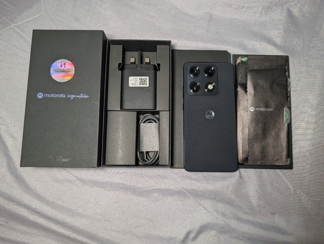MOTOROLA SIGNATURE 512GB (Category: Motorola) located in Caloocan City. Submitted by Yhangyhang (Listing ID 1471056581, Image 2). Description: FOR SALE! MOTOROLA SIGNATURE 16GB / 512GB GLOBAL ROM OPENLINE TO ALL NETWORK ALMOST NEW 100% BATTERY HEALTH 6 CYCLE COUNT ONLY COMPLETE BOX & ACCESSORIES CHECK & TEST ALL YOU WANT MEET UP, PICK UP & COD PM! PM! .