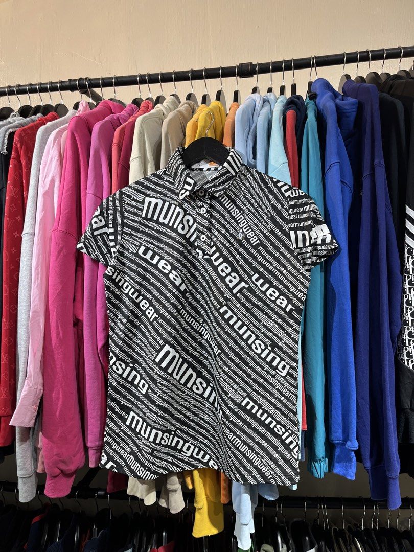 Munsingwear all-over logo-print (Category: Others Tops) located in Lucban. Submitted by rep.rznt (Listing ID 1470970111, Image 1). Description: Dimes: 17.5 width, 24 length.