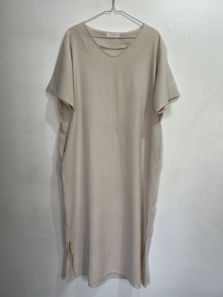Naning9 linen dress with pockets (Category: Dresses) located in Las Pinas. Submitted by gaeley (Listing ID 1470963773, Image 1). Description: b: 23" armpit to armpit l: 47".