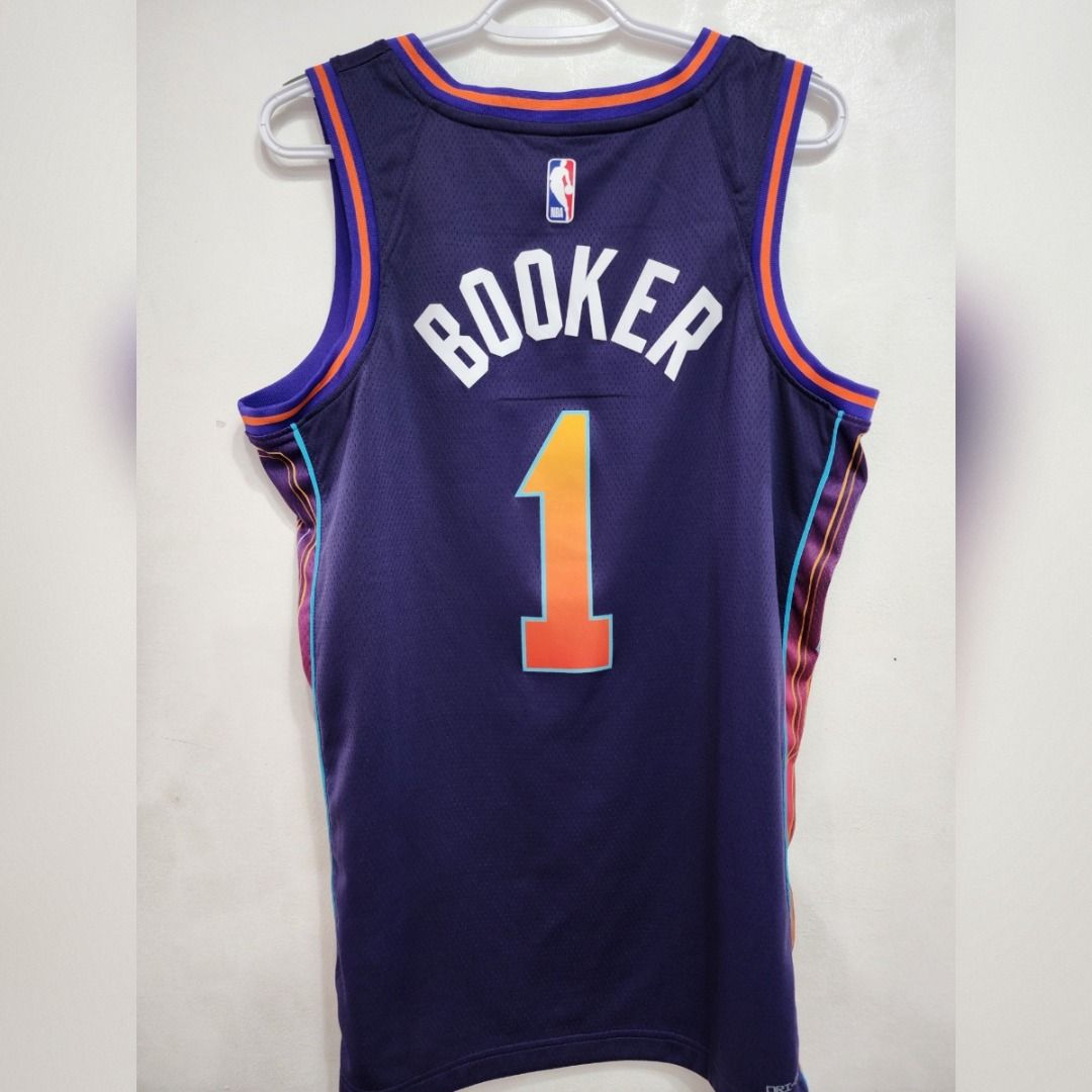 (OG) NBA DEVIN BOOKER PHOENIX SUNS EL VALLE JERSEY SIZE 44 MEDIUM (Category: Activewear) located in Davao. Submitted by stephcurry30_30 (Listing ID 1470984530, Image 3). Description: ✅PRELOVED ✅ORIGINAL ✅RFS: DECLUTERRING, ALREADY HAVE THE AUTHENTIC PLAYER VERSION DM FOR ADDITIONAL PHOTOS AND ACTUAL DIMS.