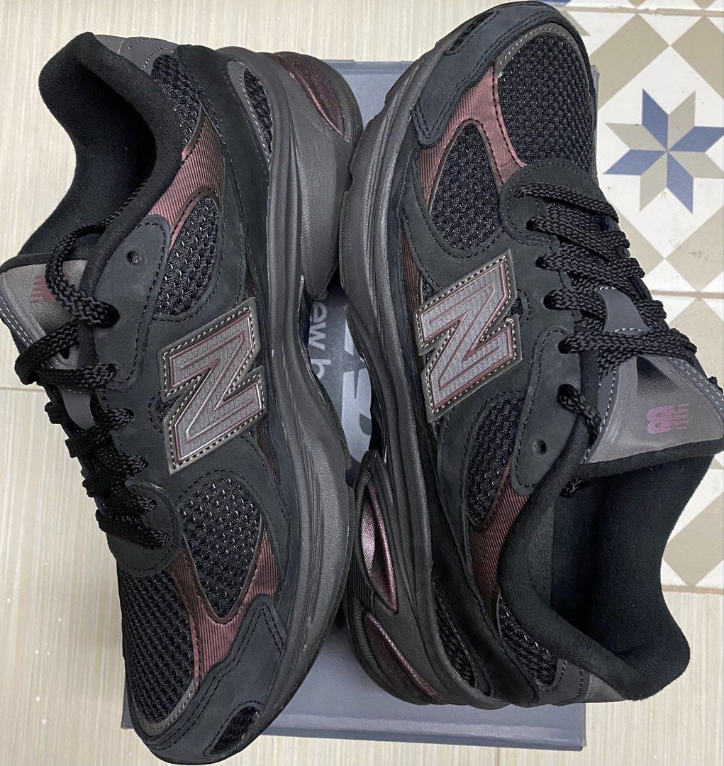 New Balance 2010 (Category: Sneakers) located in Quezon City. Submitted by mrcmas (Listing ID 1471040797, Image 2). Description: New Balance 2010 Size 9.5US With box & paper inserts Condition: 9/10 Used 2x P3,100 .