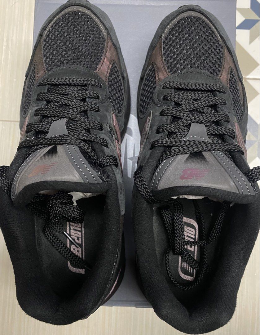 New Balance 2010 (Category: Sneakers) located in Quezon City. Submitted by mrcmas (Listing ID 1471040797, Image 3). Description: New Balance 2010 Size 9.5US With box & paper inserts Condition: 9/10 Used 2x P3,100 .