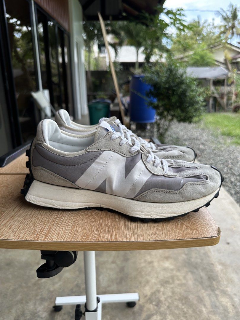 New balance 327 Grey and White (Category: Sneakers) located in Butuan. Submitted by BytheriverClothing (Listing ID 1470981228, Image 1). Description: Issue: signs of usage, small scratch on upper, stains (barely visible) Size 9 Euro 42.5 27cm Very good condition .