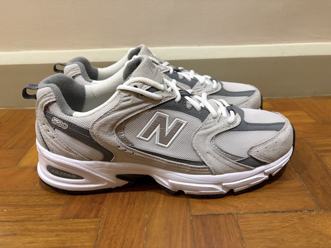 New Balance 530 (Men’s) (Category: Sneakers) located in Quezon City. Submitted by green.archer (Listing ID 1471021317, Image 2). Description: SALE! New Balance 530 (Men’s) - Color: Grey/White - Size: 9.5 M (US) - 100 % Authentic SALE Price: 2,800! Call/Text if Interested: 09209068636.
