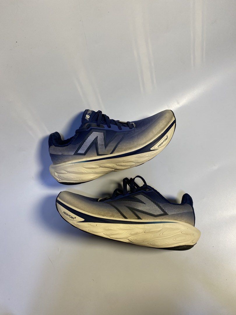 New Balance Running shoes (Category: Casual Shoes) located in Davao. Submitted by lil.thriftjhayy (Listing ID 1471091614, Image 1). Description: 8.5 to 9.