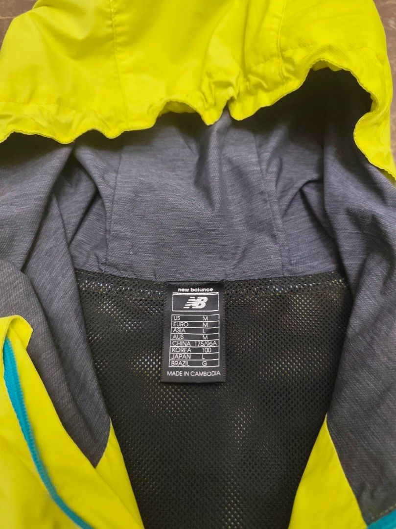 New Balance Windbreaker Jacket Yellow Green (Category: Coats, Jackets and Outerwear) located in Caloocan City. Submitted by novathriftshopph (Listing ID 1471048217, Image 3). Description: New Balance Windbreaker Jacket Yellow Green Medium on Tag Dimes: 22*27 Authentic 580+sf Slightly Negotiable Delivery via JNT or Lalamove Novaliches Quezon City.
