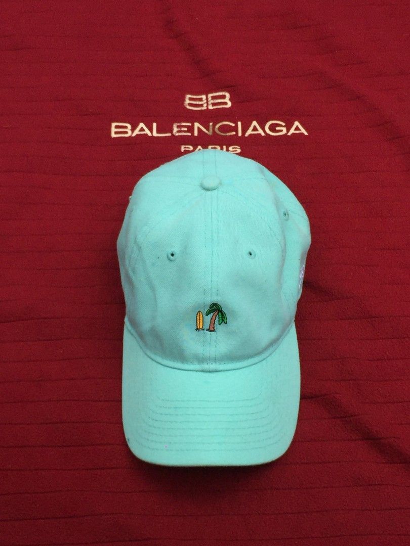New Era 9Twenty Mint Green Surfboard Palm Tree Hat (Category: Caps & Hats) located in Magallanes. Submitted by thrift.culture2026 (Listing ID 1471055247, Image 1). Description: GOOD CONDITION 9/10 COLOR RATE ISSUES NASA PIC .