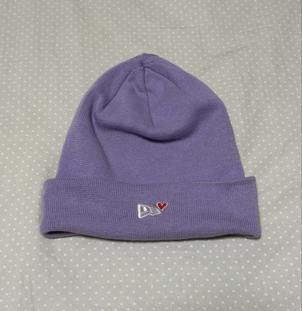 New Era Basic Cuff Beanie (Category: Hats & Beanies) located in Marikina City. Submitted by 4letsgdawg (Listing ID 1471069779, Image 1). Description: - Authentic - one size fits most - clean knit texture w white team logo and red heart embroidery on the fold over cuff - pm for more deets mop: gcash, gotyme mod: lbc, lalamove loc: marikina .