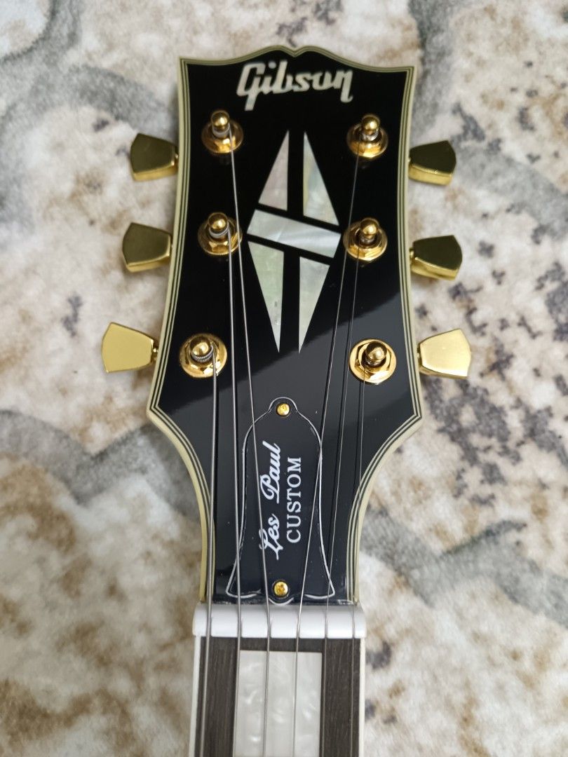 Instrument Land New Gibson Les Paul electric guitar, Hobbies & Lifestyle, Music & Media ...