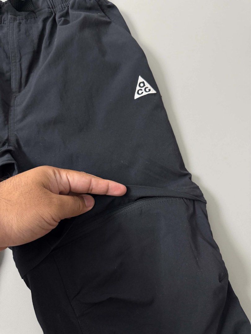 NIKE ACG “SMITH SUMMIT” CONVERTIBLE / ZIP-OFF CARGO PANTS (Category: Jeans) located in Guagua. Submitted by sweetboyy (Listing ID 1471067177, Image 3). Description: NIKE ACG “SMITH SUMMIT” CONVERTIBLE / ZIP-OFF CARGO PANTS EXCELLENT CONDITION SIZE LARGE ON TAG DIMES: WAISTLINE 26-30 / LENGTH 36 WOMENS.