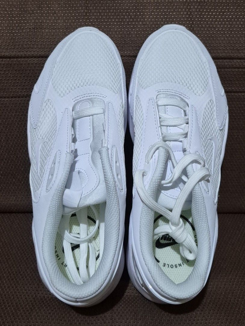 Nike Air Max Bolt (Category: Casual Shoes) located in Manila. Submitted by jm1218 (Listing ID 1471048181, Image 2). Description: Material:CU4152-100 Size:6.5.