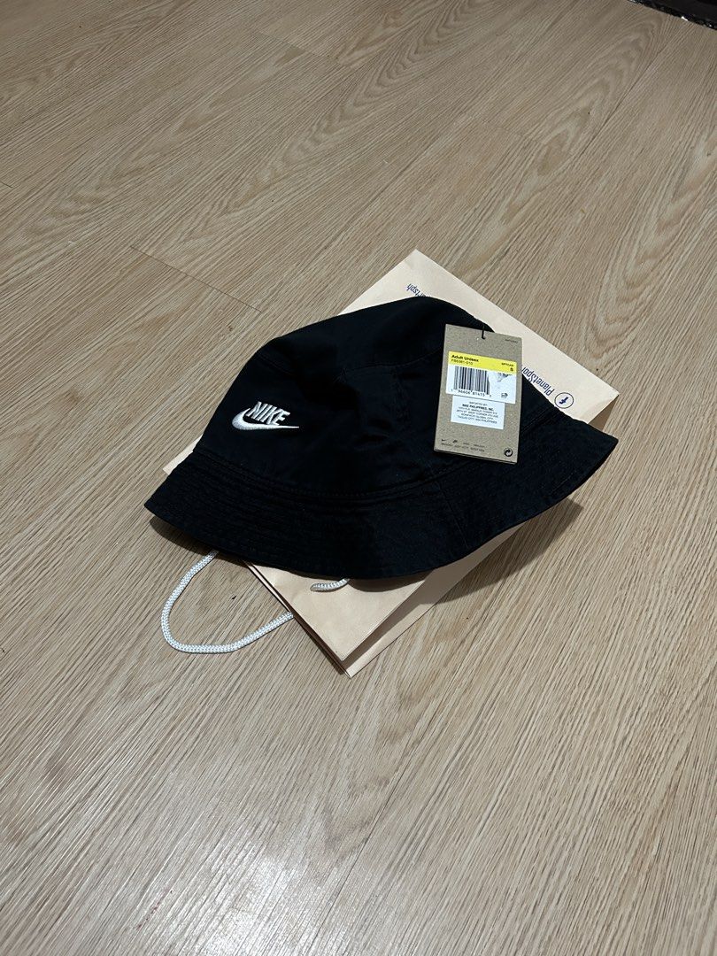 Nike Apex Ventura Washed Bucket Hat (Category: Caps & Hats) located in Pateros City. Submitted by _ramonparian (Listing ID 1471061038, Image 2). Description: • Unisex (Size Small) 🚚: J&T and Lalamove (if nearby) 📍: Manila Paterks.