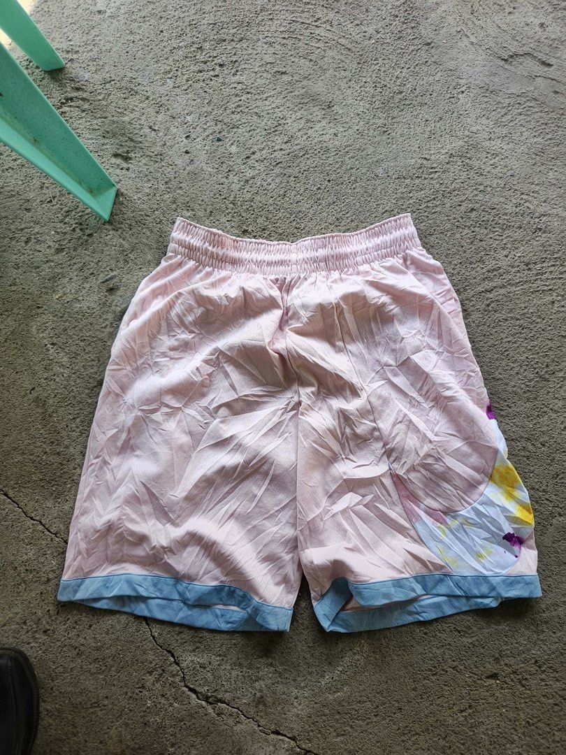 NIKE BIG SWOOSH DRIFIT SHORT (Category: Shorts) located in Alaminos. Submitted by thriftings625 (Listing ID 1470935632, Image 1). Description: Waist 30 - 36 Length 21 No issue Good as new Color rate: 9/10 No holes, no lints, no rips.