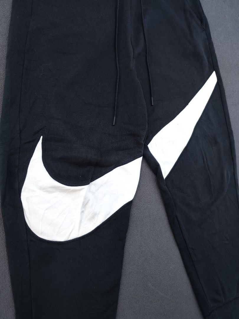 Nike Big Swoosh Jogger (Category: Joggers) located in Bulacan. Submitted by emilj23 (Listing ID 1470967384, Image 2). Description: Nike Big Swoosh Jogger Size XL on tag L 36.5 W 32-36 Leg Hole 5 Condition 9/10 Color rate 9/10 Issue Minimal Stains.