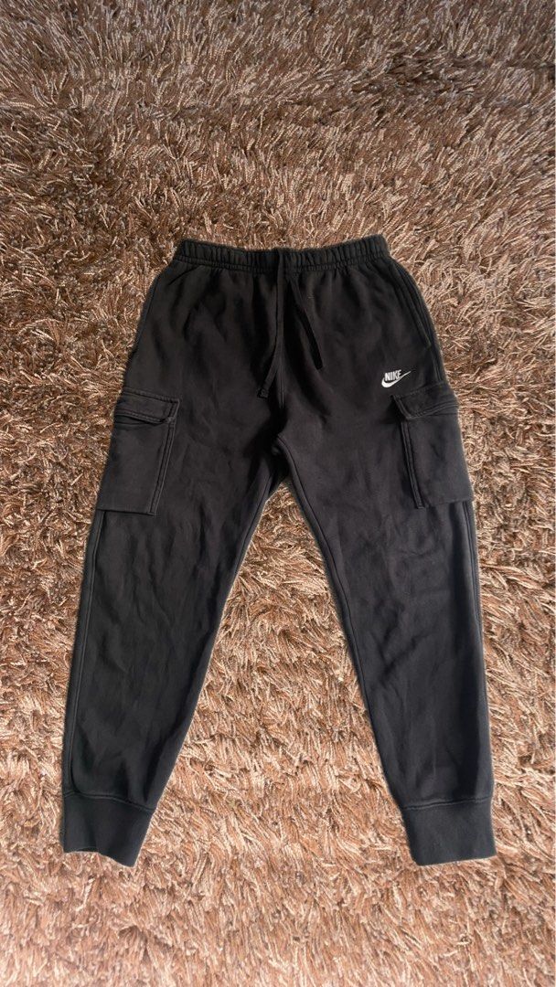 Nike Black Cargo Jogger Sweatpants Size L (Category: Joggers) located in Nagcarlan. Submitted by chrollo_lucilfer (Listing ID 1471002837, Image 1). Description: NIKE CARGO PANTS SIZE LARGE ON TAG WAIST-30-34 LENGTH-38 TIGH-11 COLOR RATE-9.5/10 GOOD CONDITION NO ISSUE.