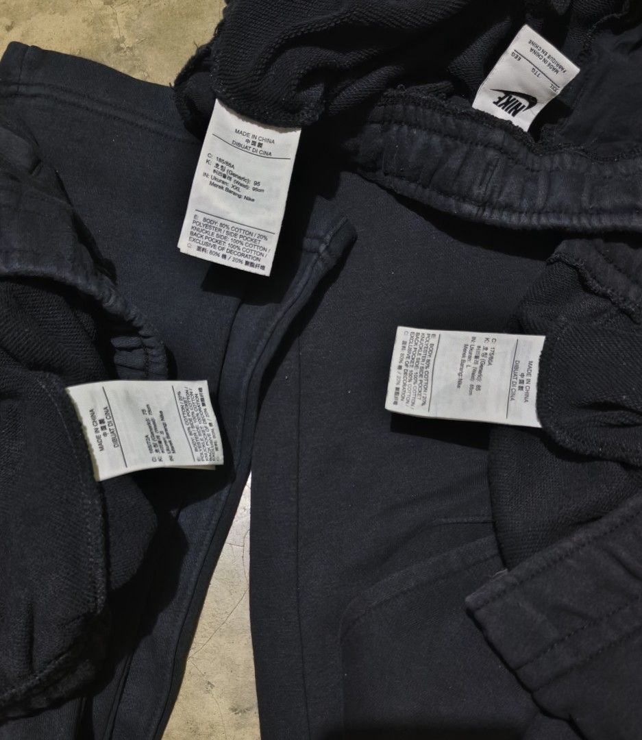 Nike Black Fleece Sweatpants/bundle (Category: Joggers) located in Aborlan. Submitted by tonsky_thrift (Listing ID 1470943508, Image 3). Description: 📌size : Small/large/2xlarge 📌 color rate: Small and 2xlarge 9.5/10 large 9/10 📌 condition: Excellent 📌 issue: NO 📌 price+sf - Authentic Nike black fleece sweatpants - Classic embroidered logo on the left thigh - Cozy soft interior lining for maximum warmth - Comfortable elastic waistband and ri