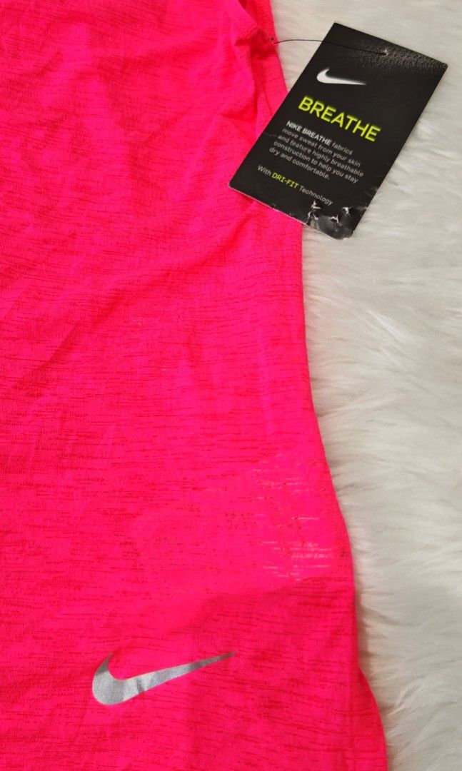 Nike Breathe Blouse (Category: Activewear) located in Manila. Submitted by xanderzluxcollection (Listing ID 1471051281, Image 3). Description: 🔴Authentic Nike Breathe Blouse 🔴New,Large 🔴Fb acct.Xander M.Gatchalian.096******91.