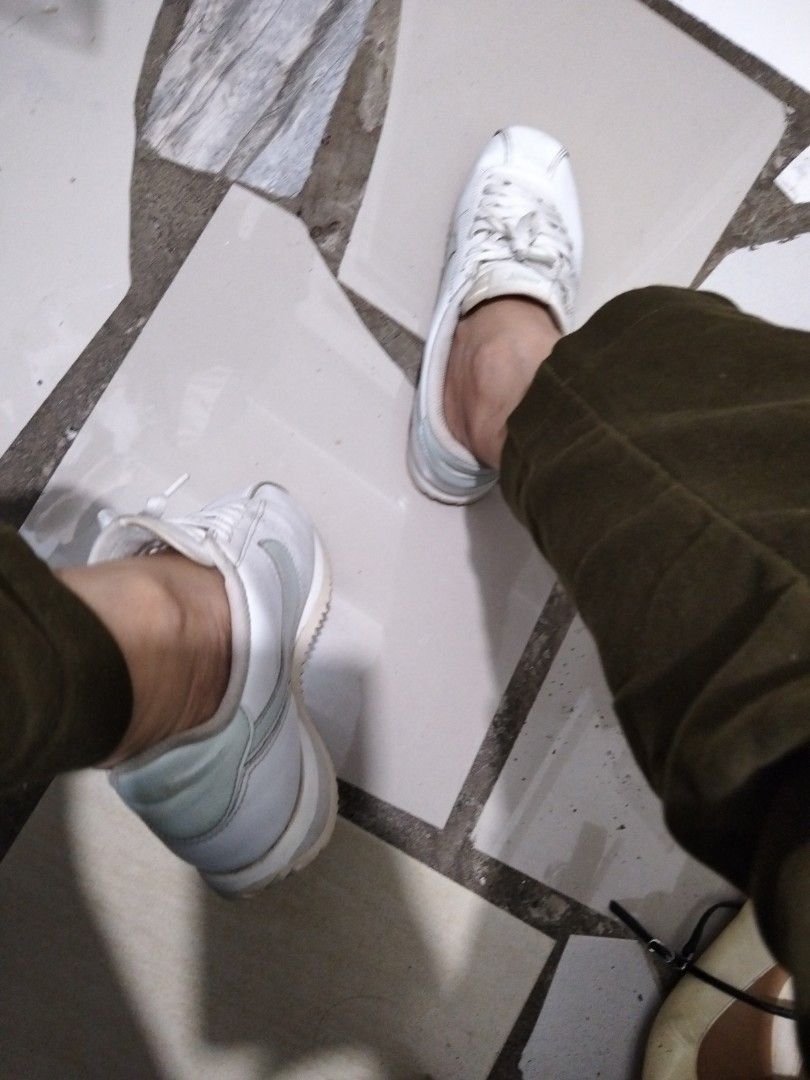 Nike Cortez (Category: Sneakers) located in El Salvador. Submitted by francheskaukayukay (Listing ID 1470973832, Image 3). Description: size 5.5.