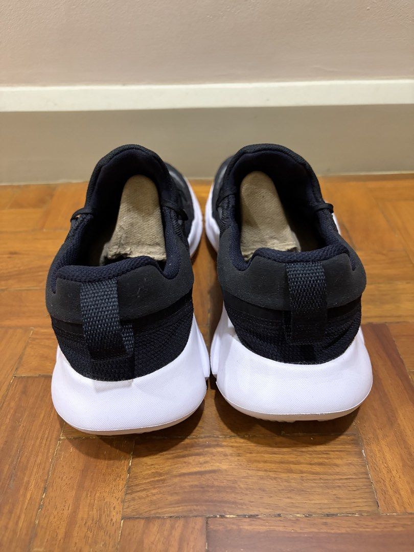 Nike Free Run 5.0 (Men’s) (Category: Sneakers) located in Quezon City. Submitted by green.archer (Listing ID 1471044061, Image 3). Description: SALE! Nike Free Run 5.0 (Men’s) - Color: Black/White - Size: 10 US (Men’s) - Well-Kept - 100 % Authentic SALE Price: 3,000! Call/Text if Interested: 09209068636.
