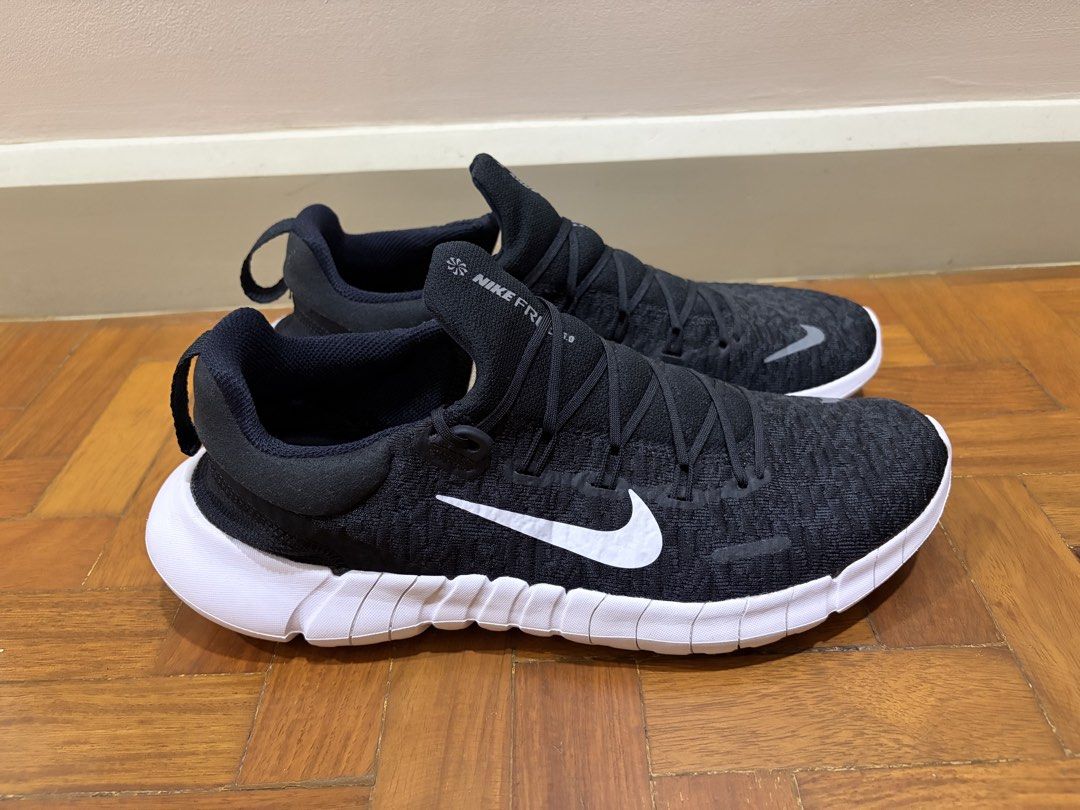 Nike Free Run 5.0 (Men’s) (Category: Sneakers) located in Quezon City. Submitted by green.archer (Listing ID 1471044061, Image 2). Description: SALE! Nike Free Run 5.0 (Men’s) - Color: Black/White - Size: 10 US (Men’s) - Well-Kept - 100 % Authentic SALE Price: 3,000! Call/Text if Interested: 09209068636.