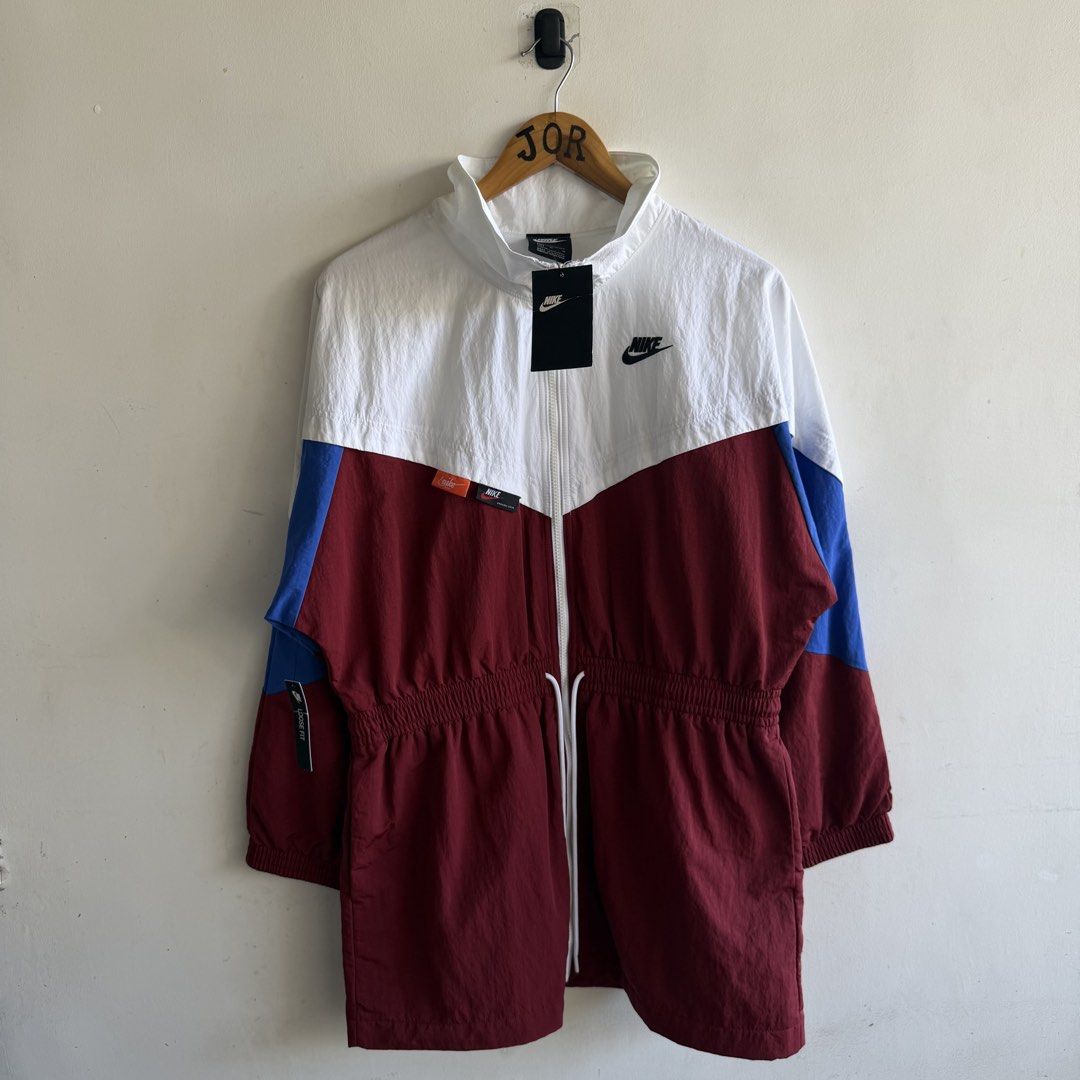 Nike Icon Clash Woven Track Jacket (Category: Coats, Jackets and Outerwear) located in San Fernando. Submitted by jorjorr (Listing ID 1471073887, Image 1). Description: Nike Icon Clash Woven Track Jacket Brand new with hangtag Medium on tag 22 width 33 length No issue P1,499.