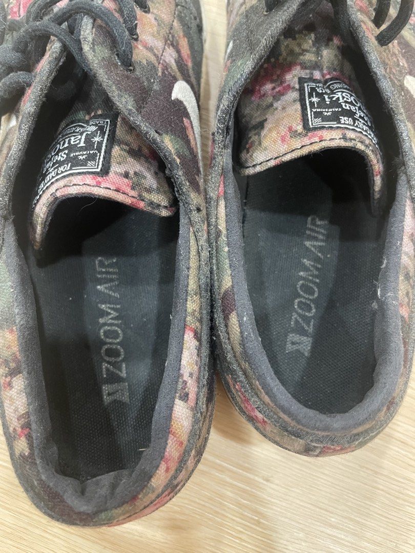 NIKE JANOSKI DIGI FLORAL OG (Category: Sneakers) located in Manila. Submitted by bedlambuzz (Listing ID 1471042966, Image 2). Description: WYIWYG MAY NEED SOME REGLEUING BUT THIS WAS WELL TAKEN CARE OF USED AND NO BOX MAY CONTAIN OTHER FLAWS.