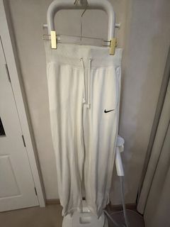 (Category: ) located in . Submitted by clearingcloset_ (Listing ID 1471071720, Image 1). Description: .
