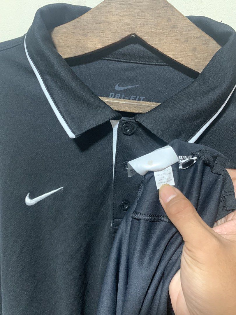 Nike polo (Category: Tshirts & Polo Shirts ) located in Tarlac. Submitted by zain-zaniyah (Listing ID 1470996322, Image 3). Description: .