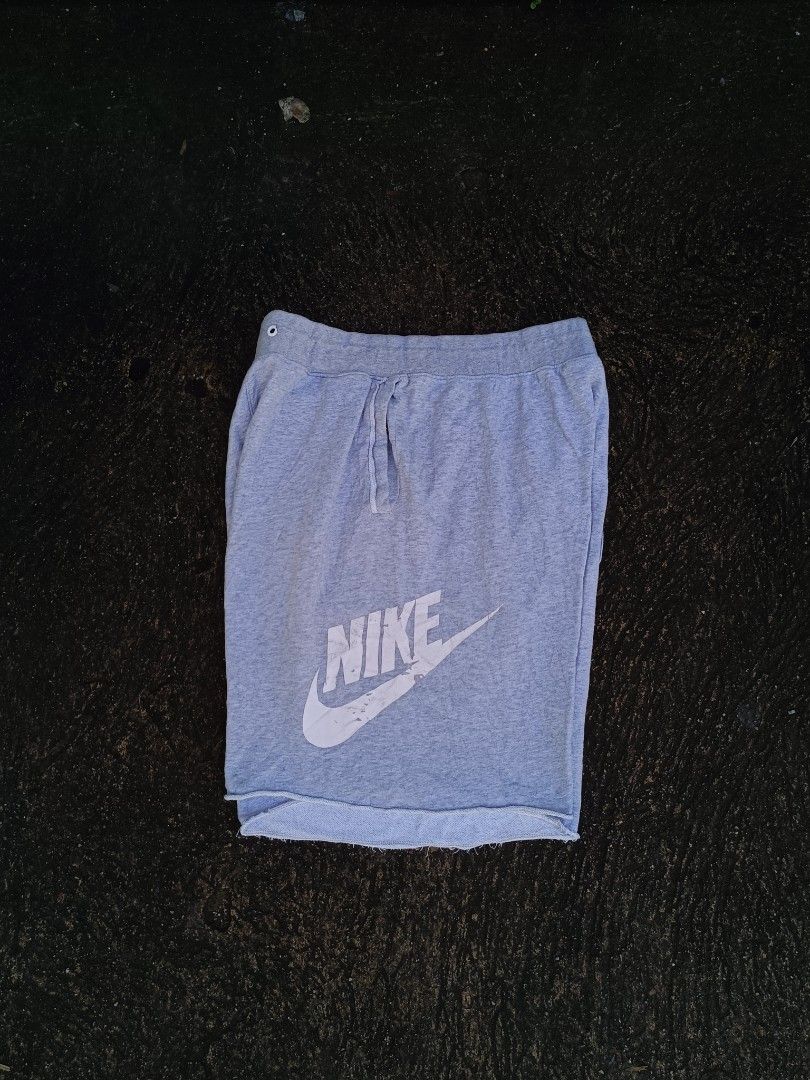 NIKE SHORT AND T-SHIRT (Category: Shorts) located in Concepcion. Submitted by inked-threads-20 (Listing ID 1471074663, Image 1). Description: complete tags issue crack print sa may short payment first unli call.