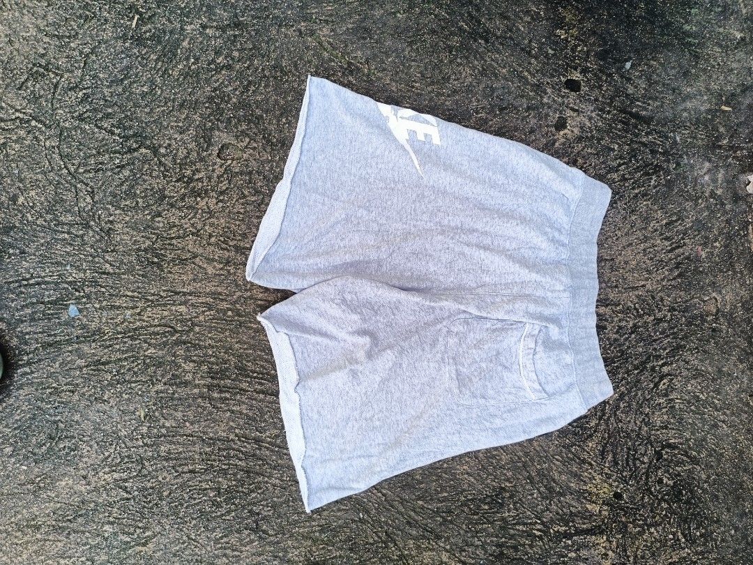 NIKE SHORT AND T-SHIRT (Category: Shorts) located in Concepcion. Submitted by inked-threads-20 (Listing ID 1471074663, Image 3). Description: complete tags issue crack print sa may short payment first unli call.
